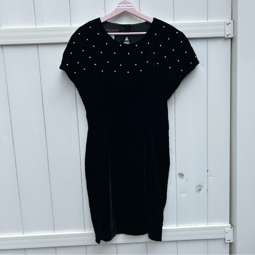 Donna Ricco New York Black Velvet Pearl Accent Cocktail Dress | Size 12 NEW NWT